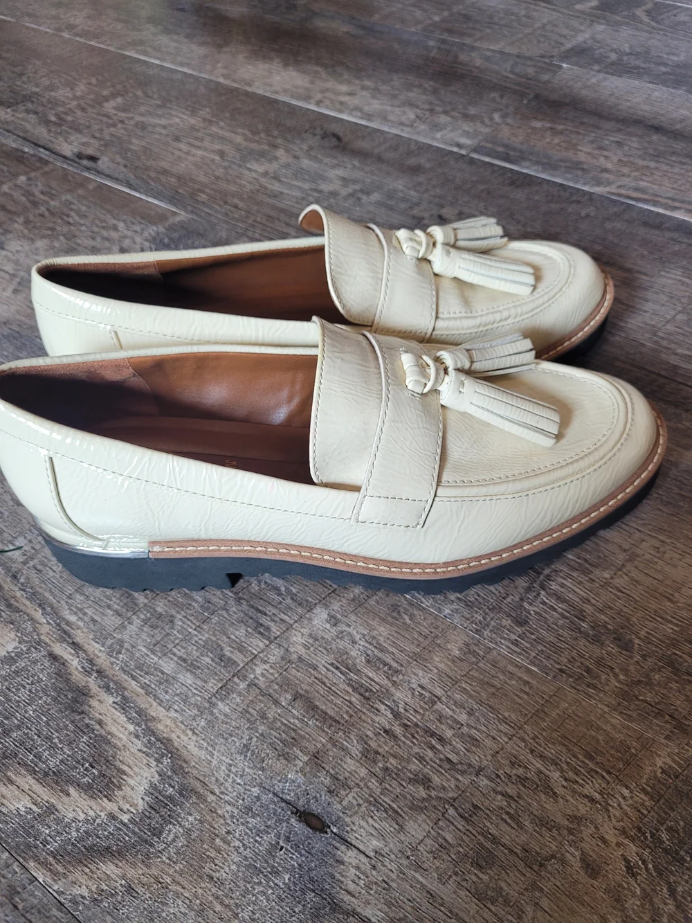 Cream Patent Leather Franco Sarto Tassel Loafers Size 7 Preppy Workwear